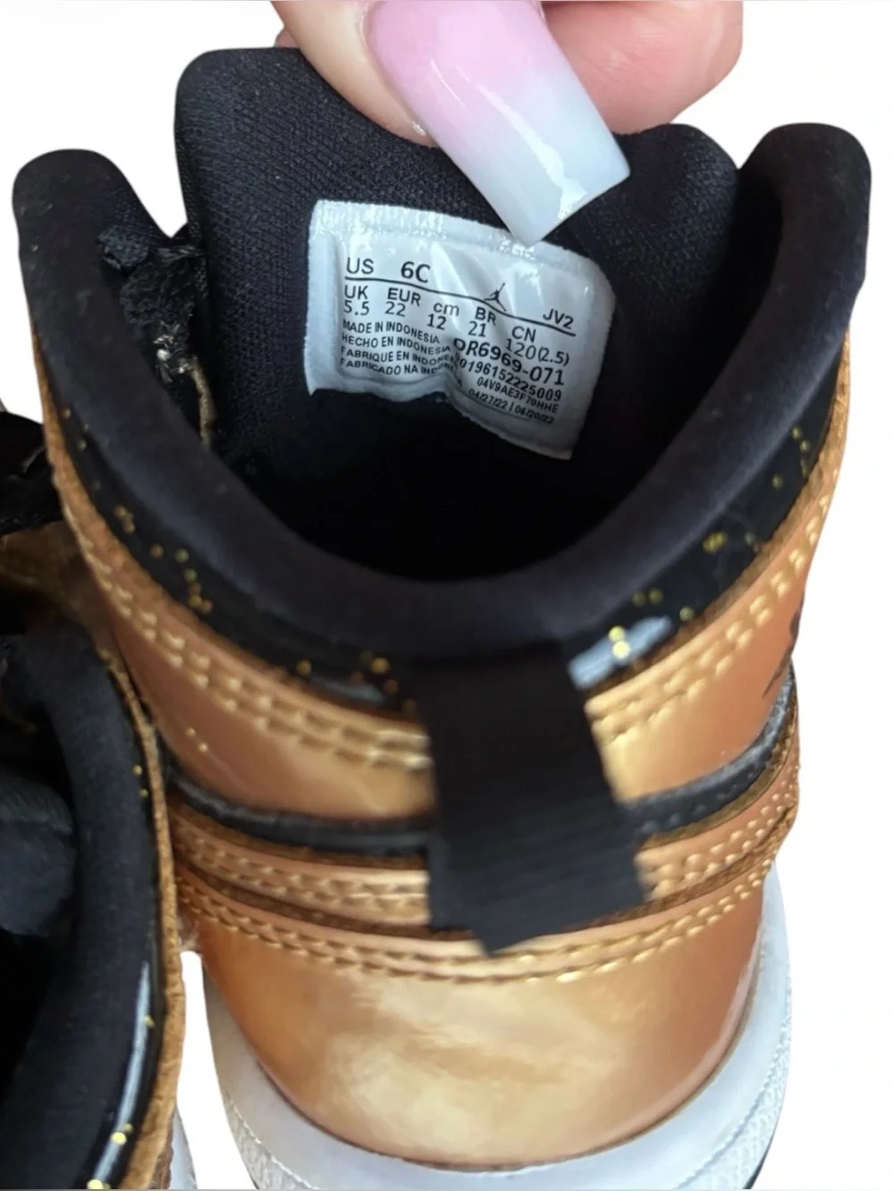 💣Nike Gold / Black Baby Sneakers Size 6C💣